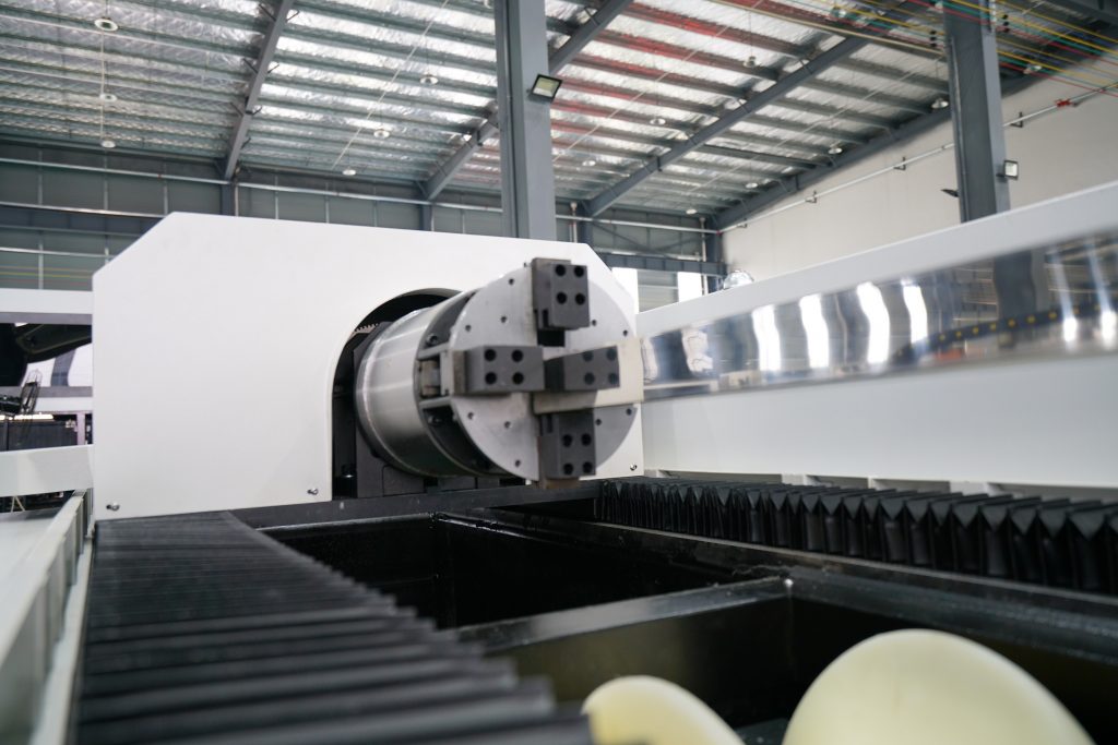 CNC автоматичен производител на лазерни резачки квадратни кръгли ss ms gi метал желязо неръждаема стомана тръбни влакна лазерна машина за рязане на тръби